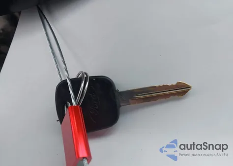 2002 Ford Escape Xls z USA, uszkodzony, nr VIN 1FMYU01B52KC37481